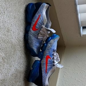 Nike Air VaporMax Flyknit 3
(Slightly used)